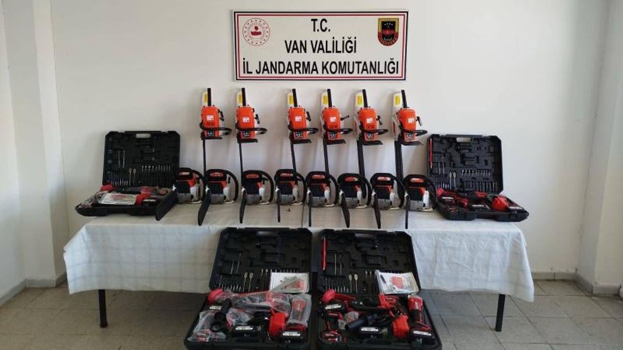 Van’da 430 Bin Liralık Kaçak Eşya Ele Geçirildi