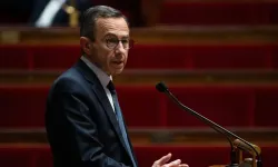 Fransa’da başörtüsü tartışması: Bakan, üniversitelerde yasak talep etti