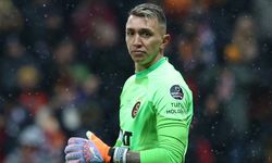 Muslera, Türkiye'den ayrıldı