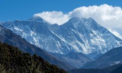 Nepal, 97 Zirveyi Ücretsiz Açtı; Everest Ücreti 10 Yıl Sonra Artıyor