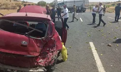 Mardin’de Tır ile Otomobil Çarpıştı: 3 Yaralı
