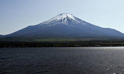 102 Yaşındaki Dağcı Fuji Dağı Zirvesine Çıkarak Rekor Kırdı