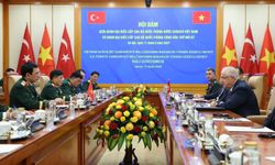 Bakan Güler, Vietnam’da Askeri Törenle Karşılandı