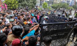 Nepal Başbakanı Oli, 19 Kişinin Öldüğü Protestoların Ardından İstifa Etti