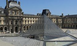 Louvre Müzesi Soygunun Ardından Bugün de Kapalı