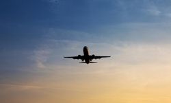 JetBlue Uçağı Ani İrtifa Kaybı Yaşadı: En Az 3 Yaralı