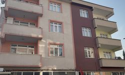 Darıca’da üç bina kolonlarındaki çatlaklar nedeniyle mühürlendi, 42 kişi tahliye edildi.