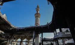 İsrail Gazze’de Tarihi Belgeleri Yok Ederek Filistin Kimliğini Hedef Alıyor