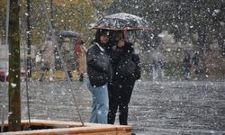 Sivas’ta Sağanak Kar Yağışına Döndü: Kent ve Yüksek Kesimler Beyaza Büründü