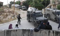 İsrail Ordusu, Doğu Kudüs Yakınlarındaki Hızma Beldesini İki Gündür Kuşatma Altında Tutuyor