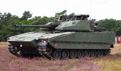 İlk Çek CV90 zırhlı muharebe aracı İsveç’te üretim bandından indi