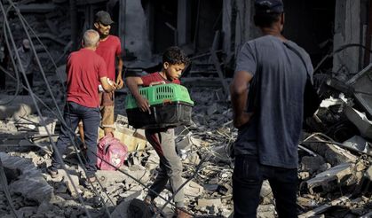 Gazzeliler Çöp Yığınlarının Arasında Yaşam Mücadelesi Veriyor