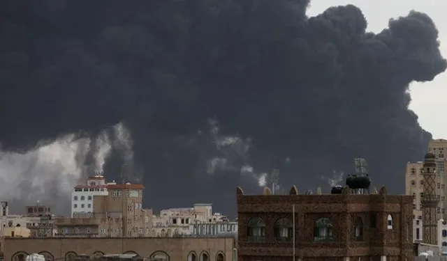 İsrail'den Yemen’e hava saldırısı: Sana havalimanı vuruldu