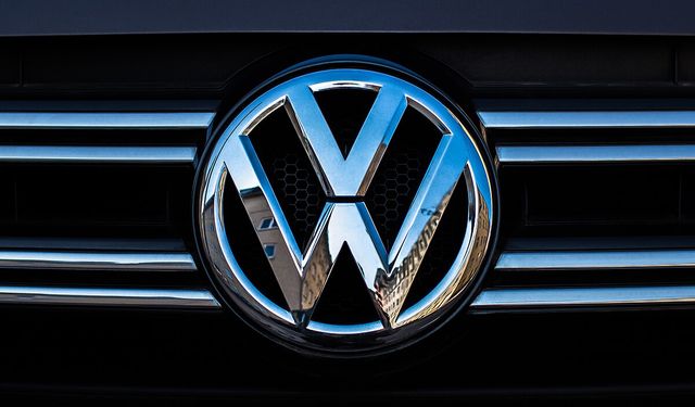 Volkswagen'in 4 eski yöneticisine dolandırıcılıktan hapis cezası