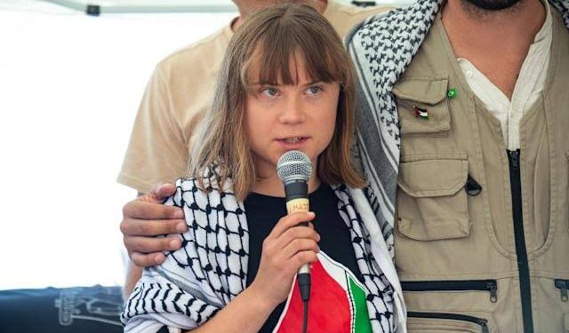 Thunberg: Soykırımın olduğu yerde tarafsız olamazsın