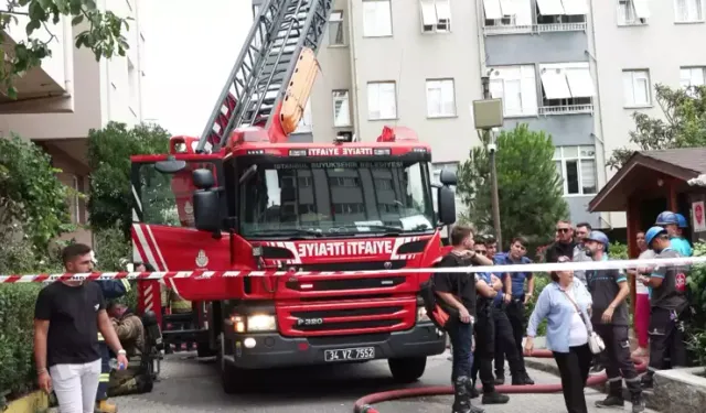 Üsküdar’da 10 Katlı Binada Yangın: 4 Kişi Yaralandı
