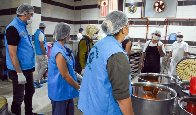 Diyarbakır’da son kullanma tarihi geçmiş 989 kilo ürün imha edildi