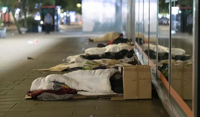 İngiltere’de Açlık Krizi: 14 Milyon Kişi Gıdaya Ulaşamıyor