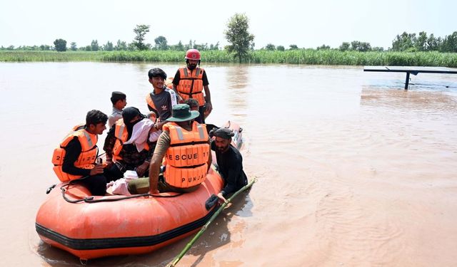 Pakistan’ın Pencap Eyaletinde Sel: 122 Bin Kişi Tahliye Edildi