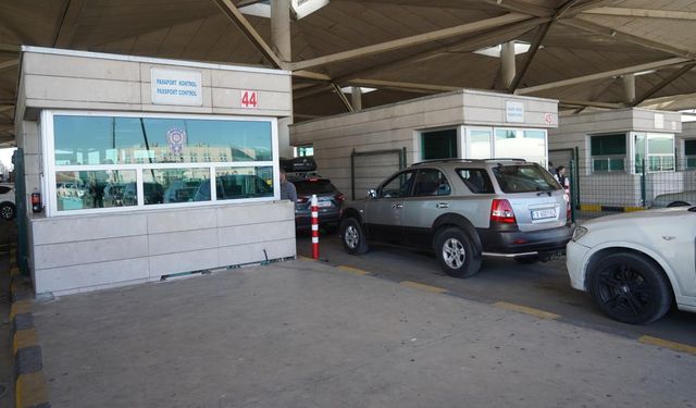 Yurt Dışına Çıkış Harcı 1000 Lira Olarak Yeniden Belirlendi