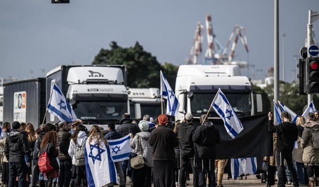 Aşırı Sağcı İsrailliler, Gazze’ye Giden Yardım Tırlarını Engellemeye Çalıştı