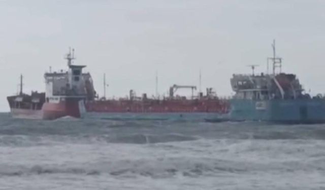 Florya Açıklarında İki Tankerden Acil Çağrı