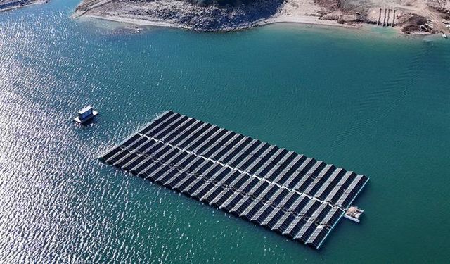 Yüzer GES yönetmeliği yürürlükte: Baraj ve göllerde kurulumun detayları belli oldu