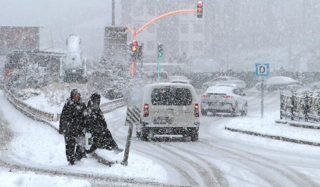 Doğuya Kuvvetli Kar, Güney Ege ve Akdeniz’e Fırtına Uyarısı