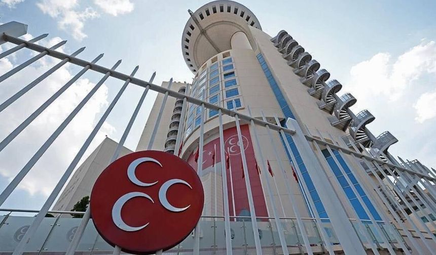 MHP İstanbul İl ve 39 İlçe Teşkilatını Feshetti