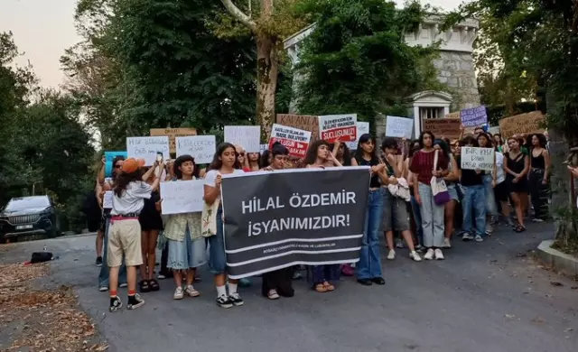Universite Kampusunde Cinayet Ve Intihar Dugune 19001113 8375 M.jpg